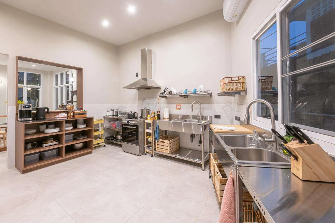 alt ping river coliving